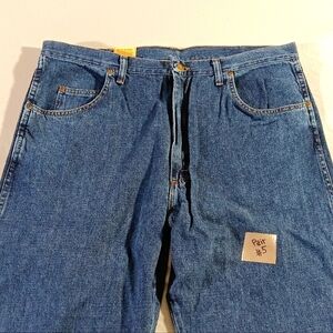 NWT Wrangler Rugged Wear 40x34 Jeans